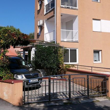 Apartman Nelamore - Krk Town, 300 Meters To The Beach מראה חיצוני תמונה