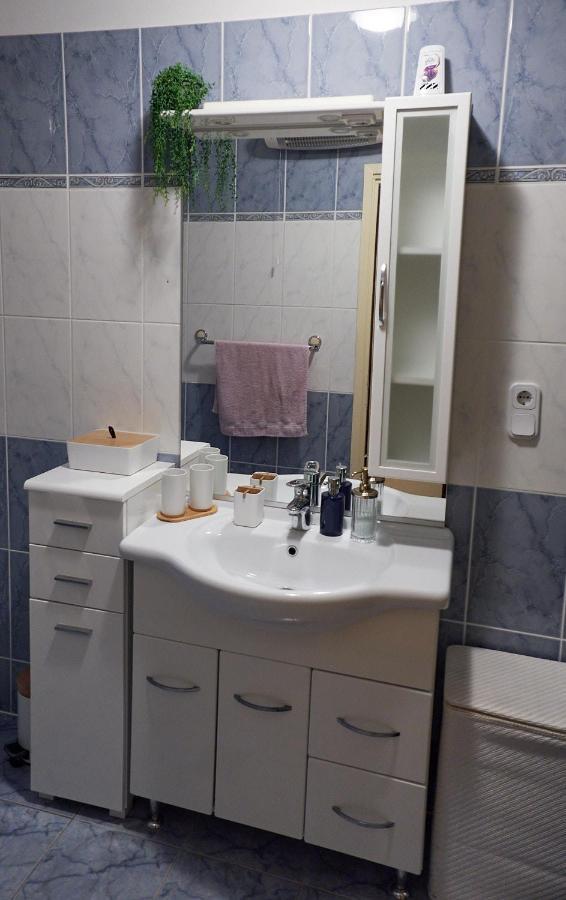 Apartman Nelamore - Krk Town, 300 Meters To The Beach מראה חיצוני תמונה