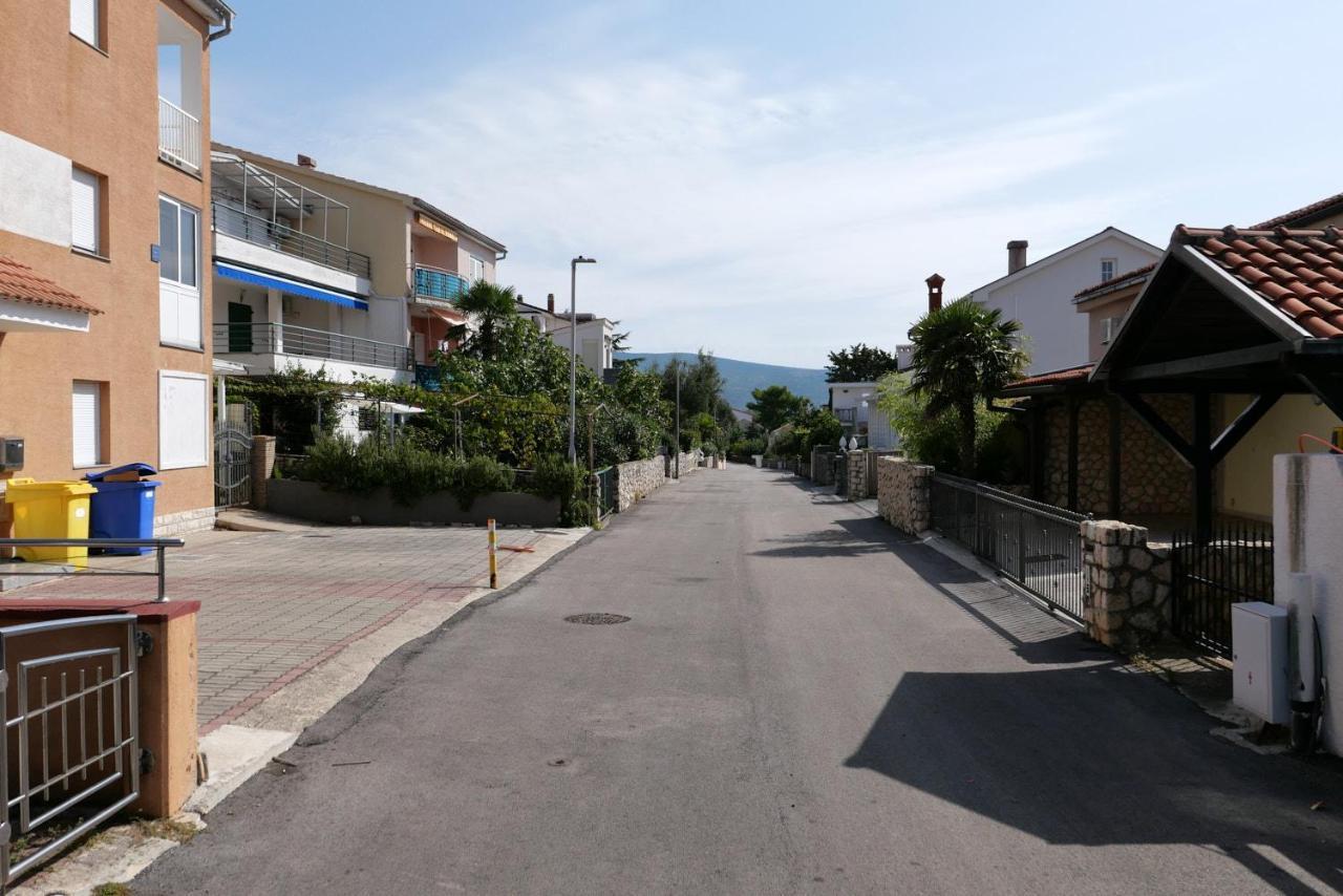 Apartman Nelamore - Krk Town, 300 Meters To The Beach מראה חיצוני תמונה